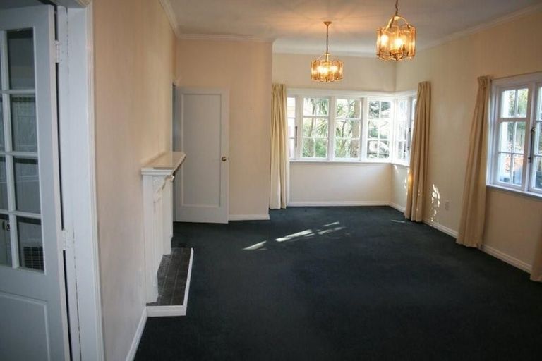 Photo of property in 38 Ngaio Road, Kelburn, Wellington, 6012