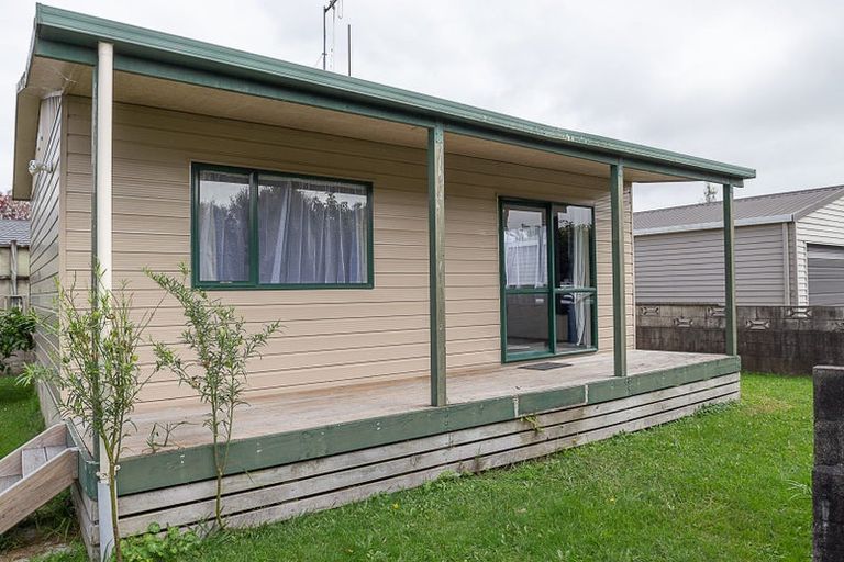 Photo of property in 37 Vardon Road, St Andrews, Hamilton, 3200