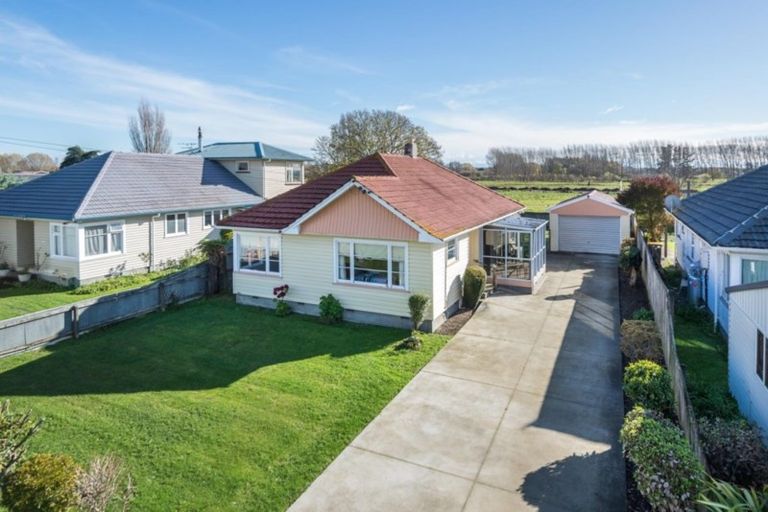 Photo of property in 67 Glenfield Crescent, Mairehau, Christchurch, 8052