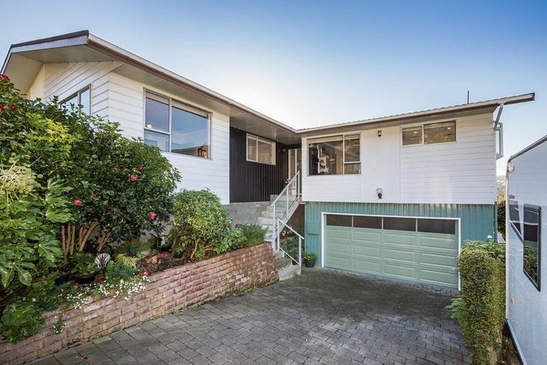 Photo of property in 28 Leeward Drive, Whitby, Porirua, 5024