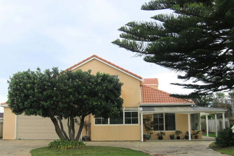 Photo of property in 17 Watson Drive, Paraparaumu Beach, Paraparaumu, 5032