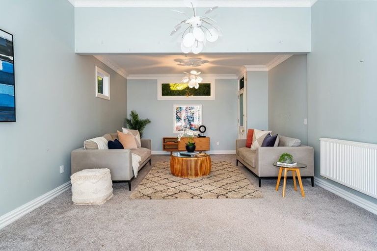 Photo of property in 50 Garden Road, Northland, Wellington, 6012