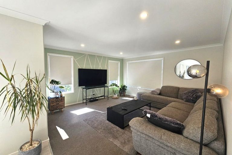 Photo of property in 15 Monaro Place, Papamoa, 3118