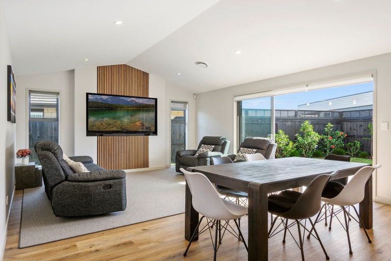 Photo of property in 3 Raiha Street, Papamoa Beach, Papamoa, 3118