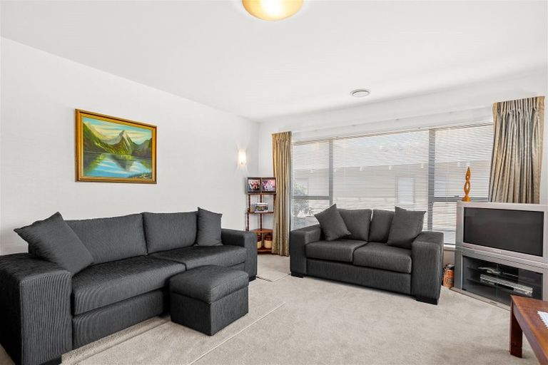 Photo of property in 10 Tatyana Place, Massey, Auckland, 0614