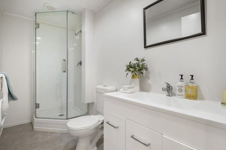 Photo of property in 4/155 Shakespeare Road, Milford, Auckland, 0620