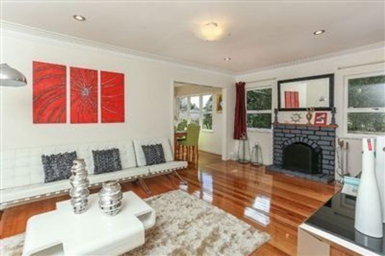 Photo of property in 4020 Great North Road, Glen Eden, Auckland, 0602