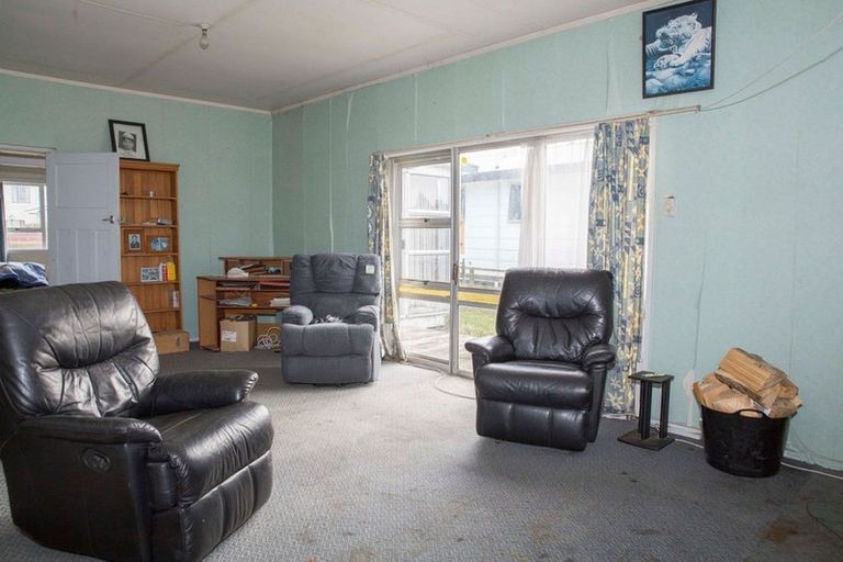 Photo of property in 10 Carlson Street, Dannevirke, 4930