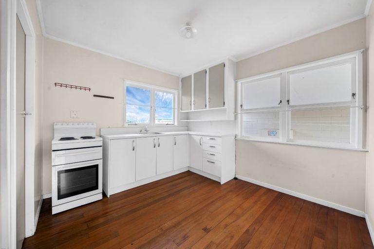 Photo of property in 2/62 Great South Road, Papakura, 2110