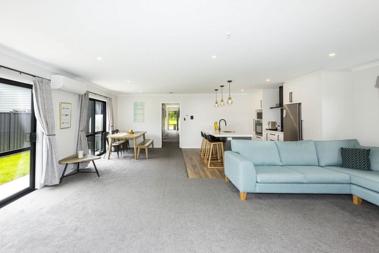 Photo of property in 11 Pattullo Crescent, Wallaceville, Upper Hutt, 5018