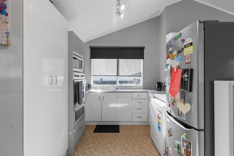 Photo of property in 124b Roberts Line, Kelvin Grove, Palmerston North, 4414