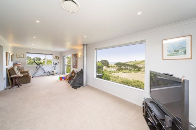 Photo of property in 48 Kawei Road, Ohawe, Hawera, 4671