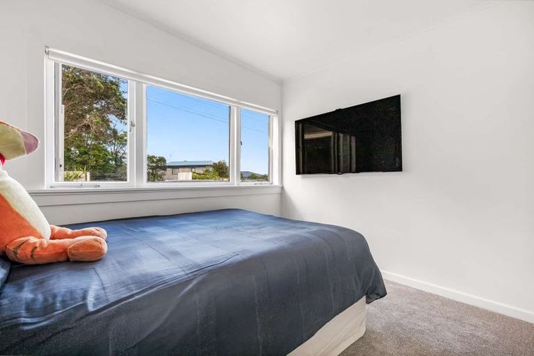 Photo of property in 121 Vipond Road, Stanmore Bay, Whangaparaoa, 0932