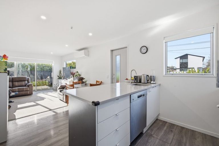 Photo of property in 1/51 Hills Road, Edgeware, Christchurch, 8013