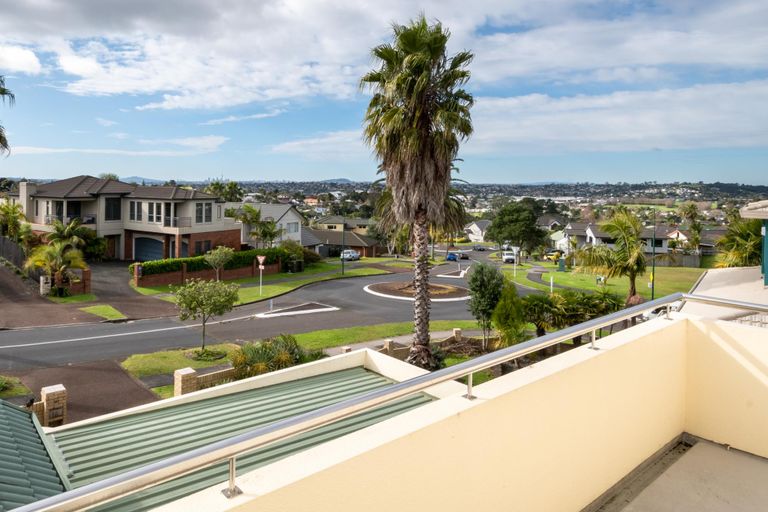 Photo of property in 28 San Bernadino Drive, Henderson, Auckland, 0612