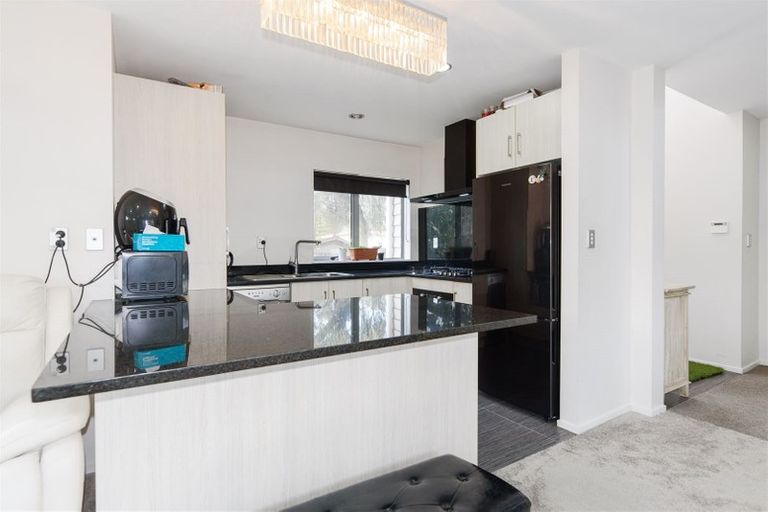 Photo of property in 10a Beeche Place, Birkdale, Auckland, 0626