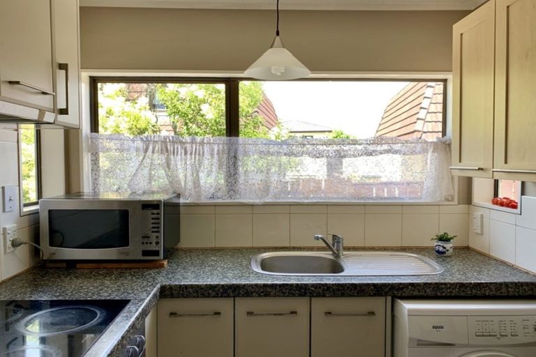 Photo of property in 1/24 Curacao Place, Half Moon Bay, Auckland, 2012