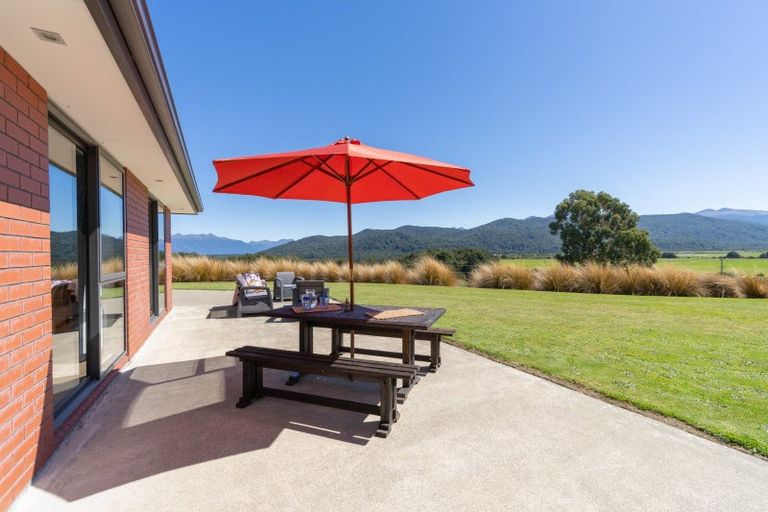 Photo of property in 787a Manapouri-te Anau Highway, Te Anau, 9679