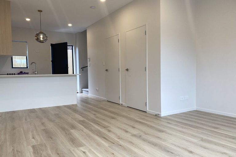 Photo of property in 5/35 Renata Crescent, Te Atatu Peninsula, Auckland, 0610