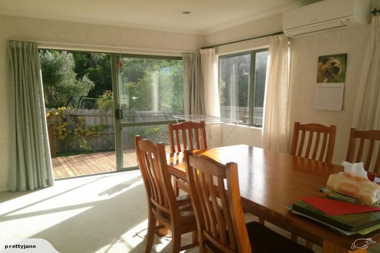 Photo of property in 1/28 Bernie Edwards Place, Botany Downs, Auckland, 2010