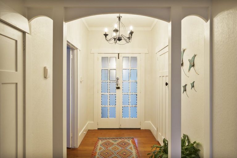 Photo of property in 13 Elcoat Avenue, Henderson, Auckland, 0612