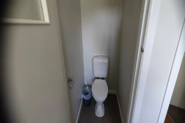 Photo of property in 3 Yeovil Road, Te Atatu Peninsula, Auckland, 0610