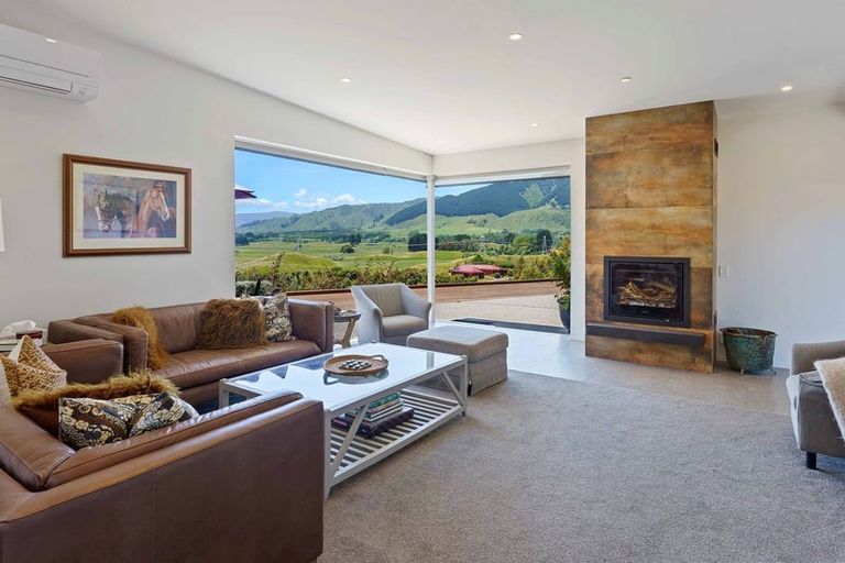 Photo of property in 104 Raukawa Road, Peka Peka, Waikanae, 5391