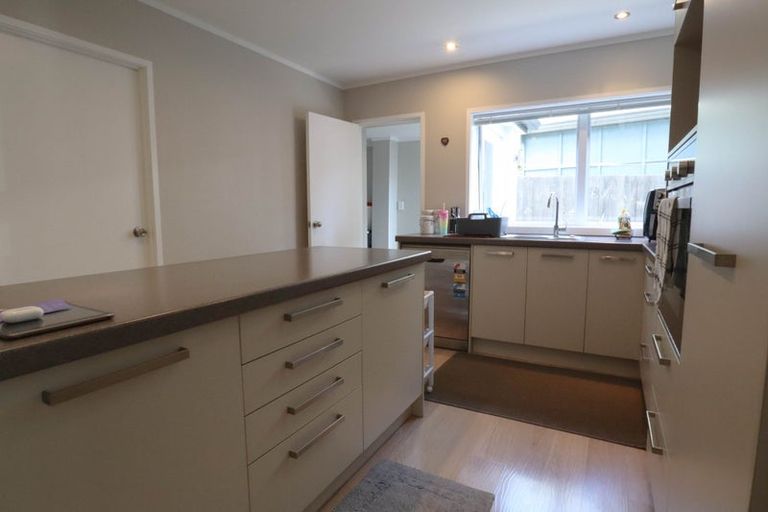 Photo of property in 1/88 Pah Road, Cockle Bay, Auckland, 2014