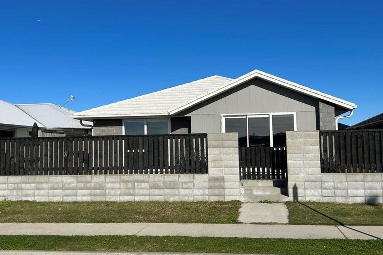 Photo of property in 7 Anchor Crescent, Papamoa, 3118