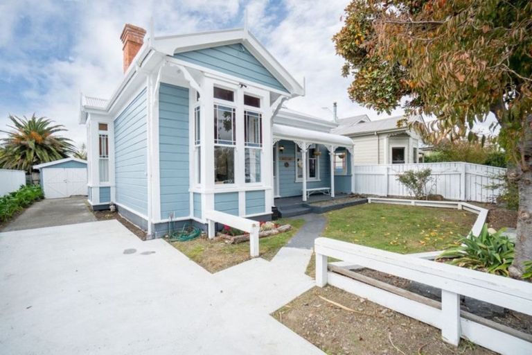 Photo of property in 35 Waldegrave Street, Palmerston North, 4410