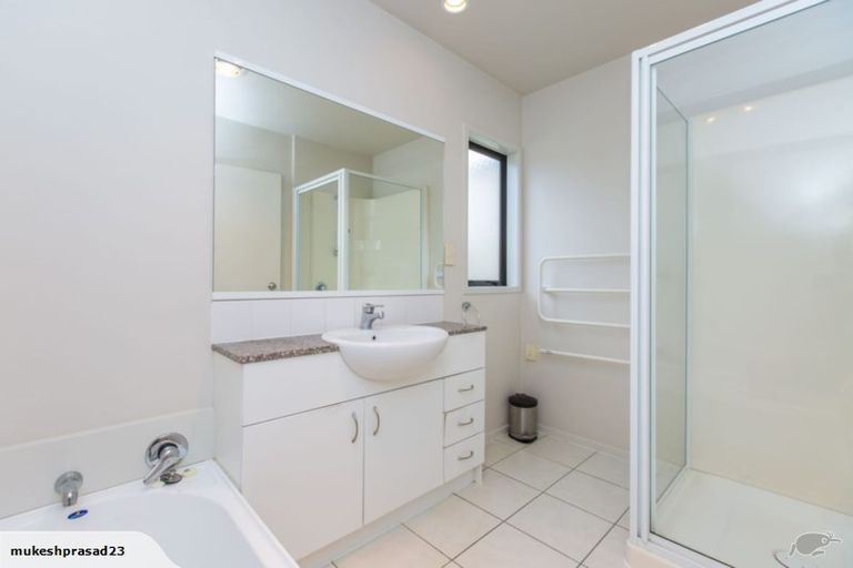 Photo of property in 1/18 Alicante Avenue, Hillpark, Auckland, 2102