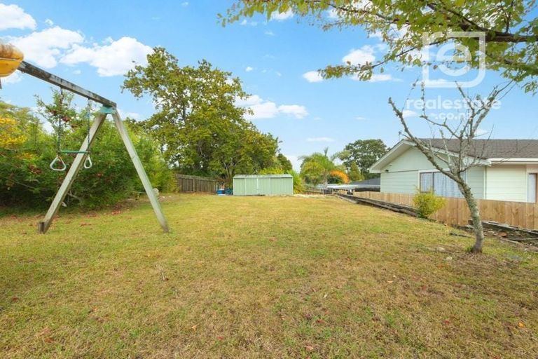 Photo of property in 6a Waari Avenue, Sunnyvale, Auckland, 0612