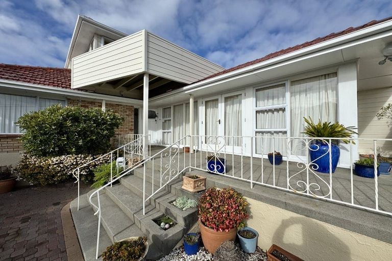 Photo of property in 107 Bleakhouse Road, Mellons Bay, Auckland, 2014