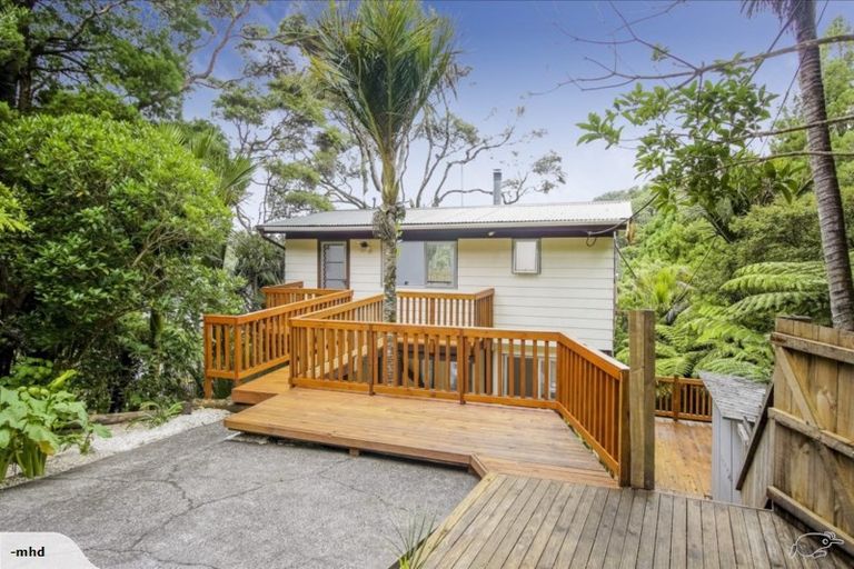 Photo of property in 29 Warner Park Avenue, Laingholm, Auckland, 0604