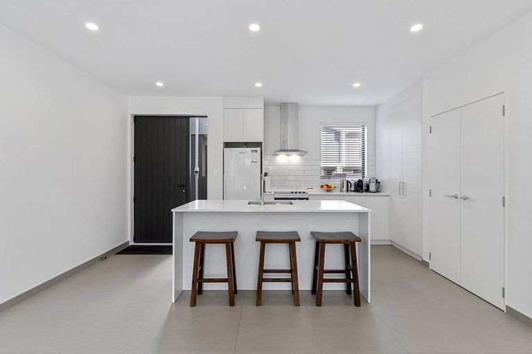 Photo of property in 25/82 East Coast Road, Milford, Auckland, 0620