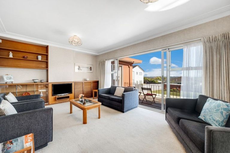 Photo of property in 41 Bradbury Road, Botany Downs, Auckland, 2010