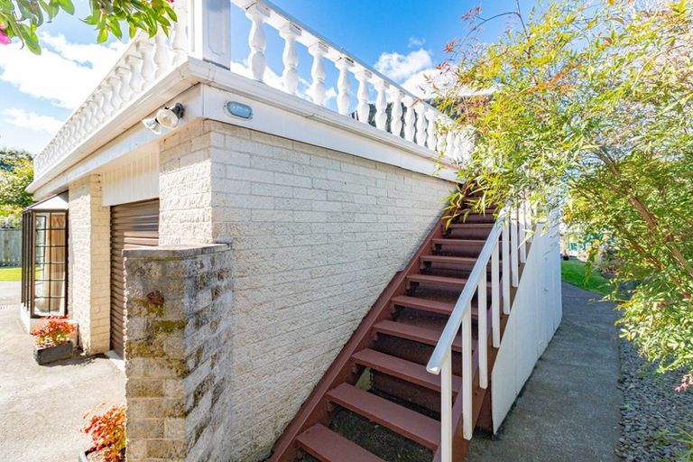 Photo of property in 27 Great North Road, Saint Johns Hill, Whanganui, 4501