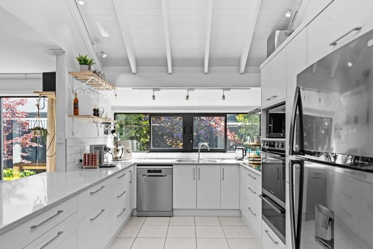 Photo of property in 50 Apsley Drive, Avonhead, Christchurch, 8042