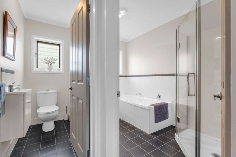 Photo of property in 18 Pacific Place, Whitianga, 3510