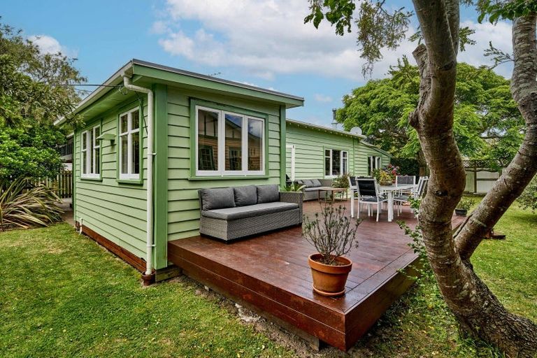 Photo of property in 5 Mason Street, Moera, Lower Hutt, 5010