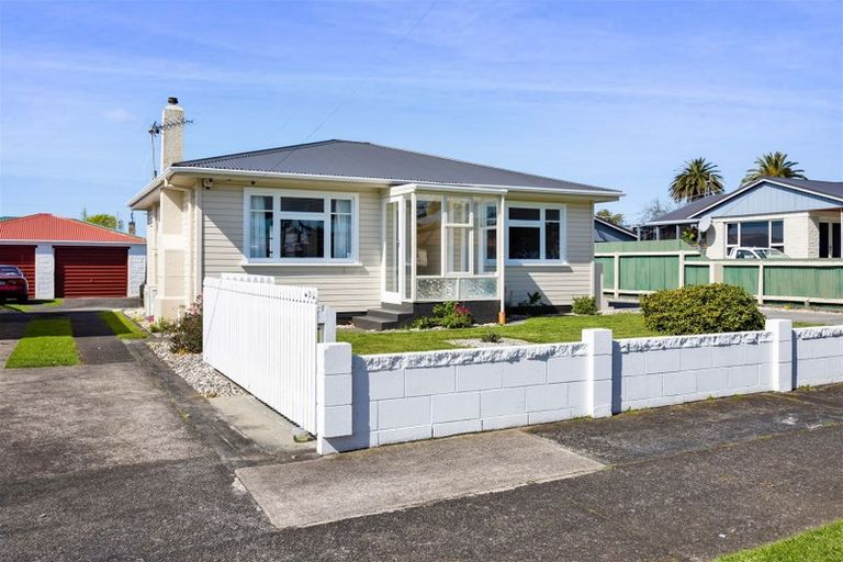 Photo of property in 84 Broadway, Waitara, 4320
