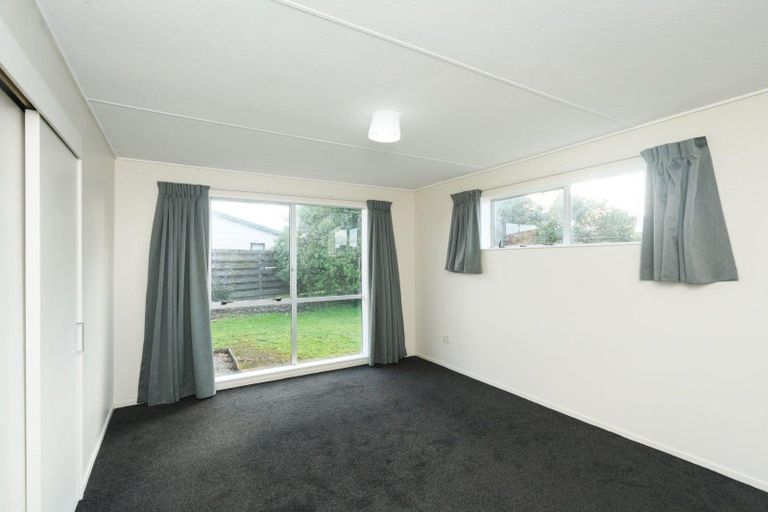 Photo of property in 41 Acacia Street, Kelvin Grove, Palmerston North, 4414
