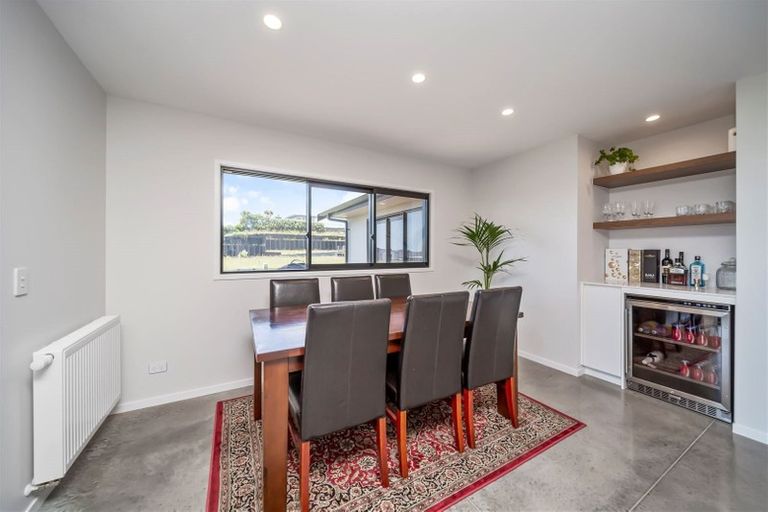 Photo of property in 18 Kotare Drive, Waiwhakaiho, New Plymouth, 4312