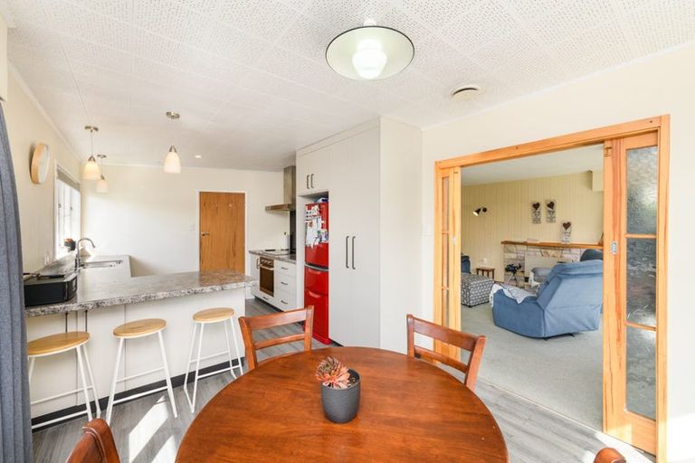 Photo of property in 43 Elmira Avenue, Hokowhitu, Palmerston North, 4410