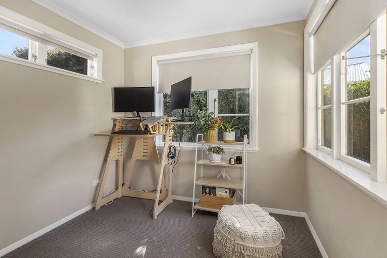 Photo of property in 10 Handyside Street, Tawa, Wellington, 5028