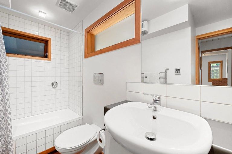 Photo of property in 37 Nicholson Road, Khandallah, Wellington, 6035