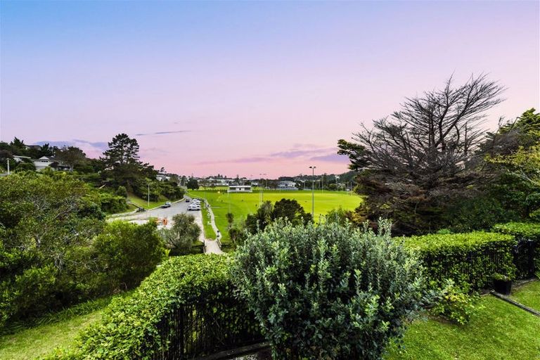 Photo of property in 2/160 Stapleford Crescent, Browns Bay, Auckland, 0630