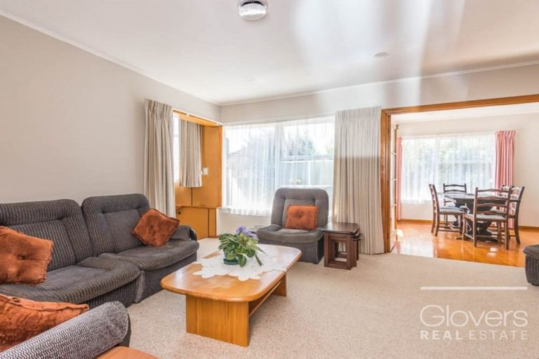 Photo of property in 7 Cajero Place, Green Bay, Auckland, 0604