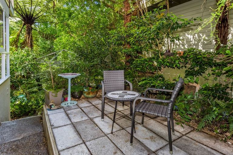 Photo of property in 14 Tensing Place, Khandallah, Wellington, 6035