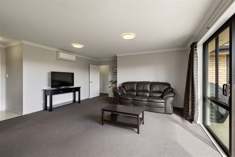 Photo of property in 15f Marlowe Place, Rolleston, 7614